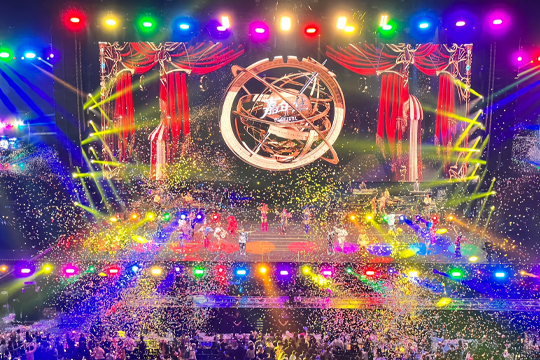 首场「狂飙」！周杰伦南京演唱会绝不配速，熊猫体育巨幕引爆狂欢！