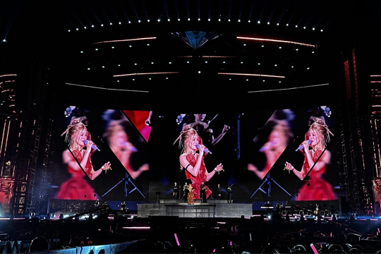 9年等待终圆梦！熊猫体育LED屏幕点亮张韶涵南昌演唱会璀璨之夜！